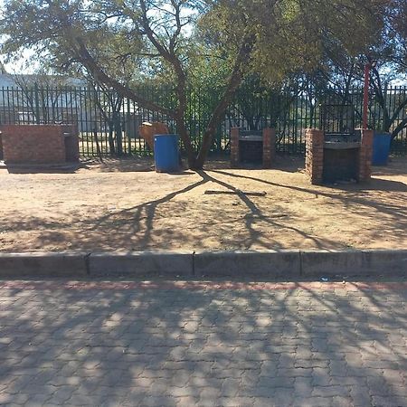 Best Overnight With Free Wifi. Modern & Private Bloemfontein Kültér fotó